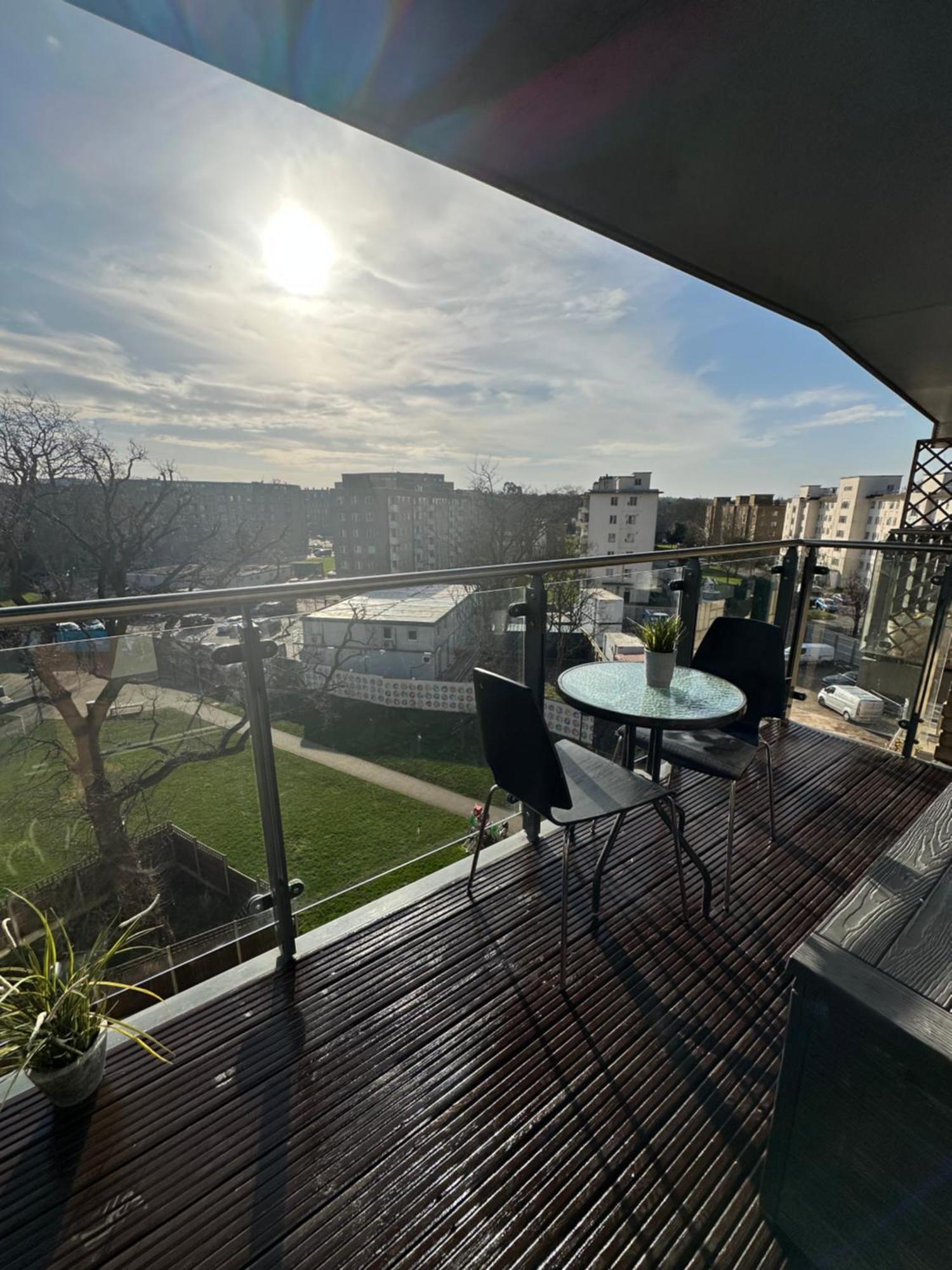 Lovely 2-Bed Apartment In London Exterior photo